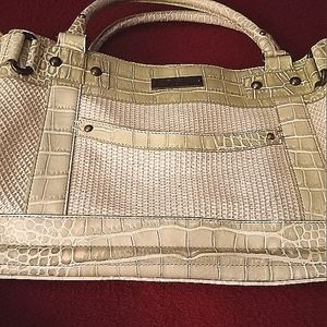 Tre Vero Pale Green and Cream Leather Shoulder Bag.